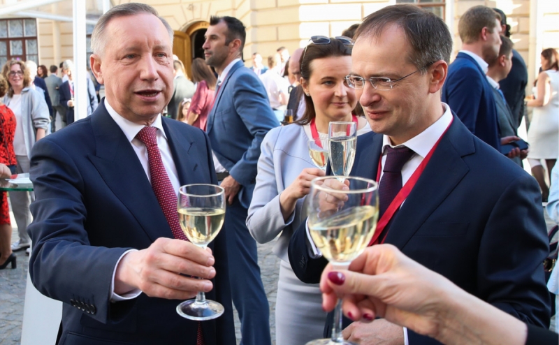 Беглов объяснил всплеск заболеваемости COVID в Петербурге на неделе ПМ