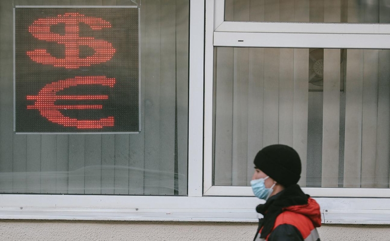 Белоусов назвал комфортным курсом доллар по 80&ndash;90 руб.