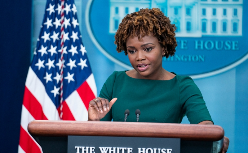 Белый дом ответил Безосу на критику Байдена из-за цен на бензин