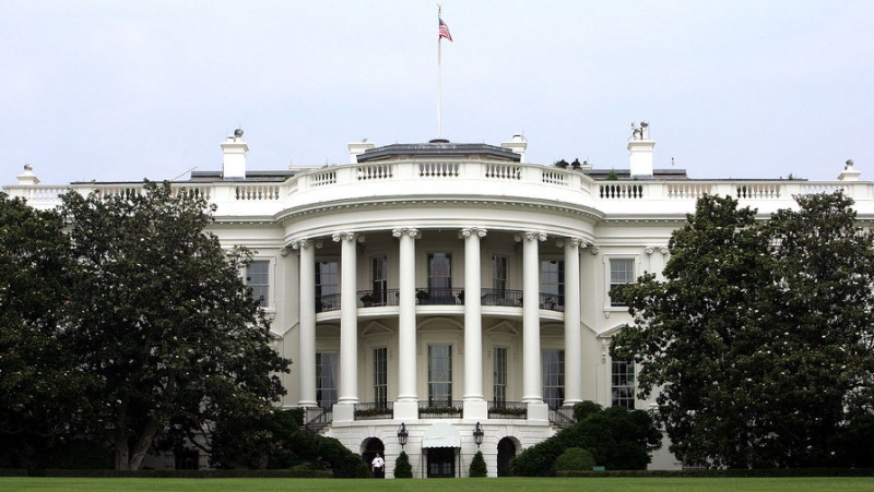 Белый дом временно приостановил пакет военной помощи Украине на $100 млн