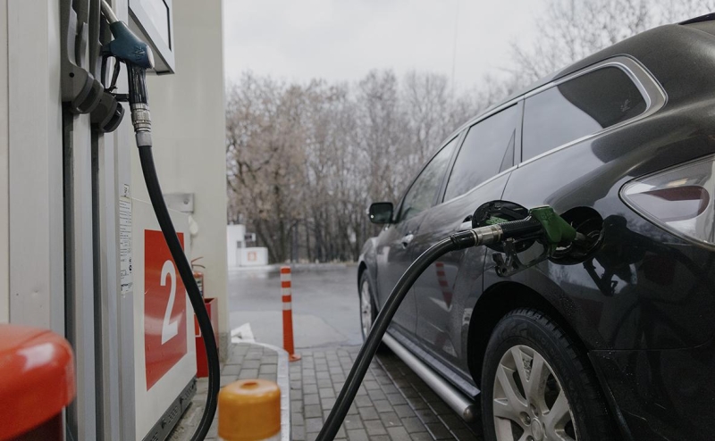 Бензин подешевел: почему открытие экспорта не вызвало скачок цен в