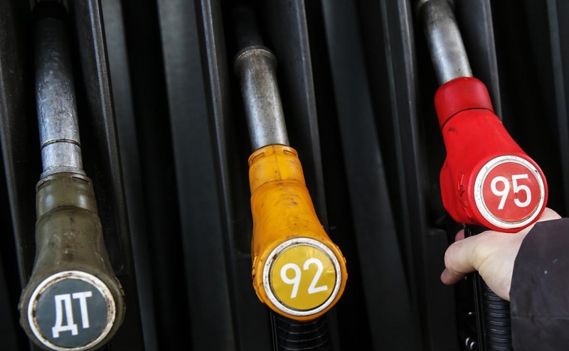 Бензин подешевел: почему открытие экспорта не вызвало скачок цен в