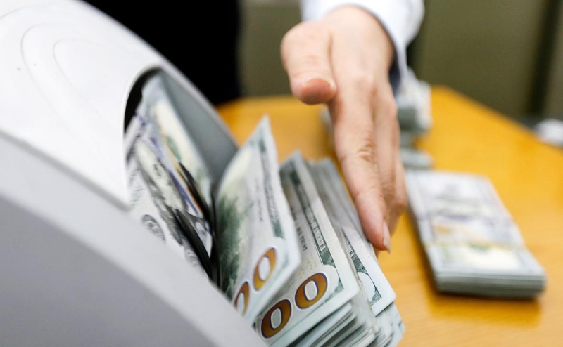 Без вклада в России: где теперь хранят валюту россияне. Инфографика