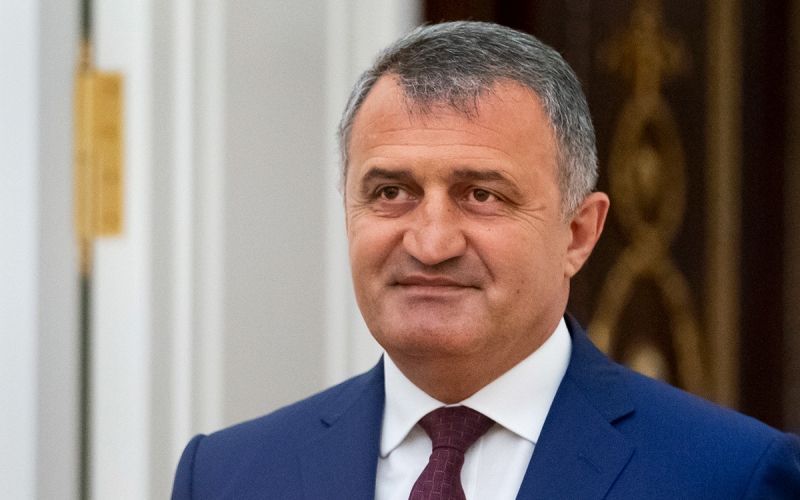 Бибилов допустил объединение Южной и Северной Осетии в составе России