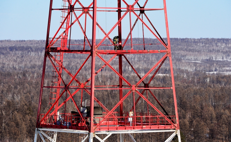 &laquo;Билайн&raquo; отказался от слогана &laquo;Живи на яркой стороне&raquo; и сменил логотип