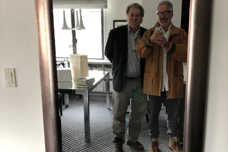 Билл Клинтон в джакузи и Майкл Джексон. Новые фото из архива Эпштейна