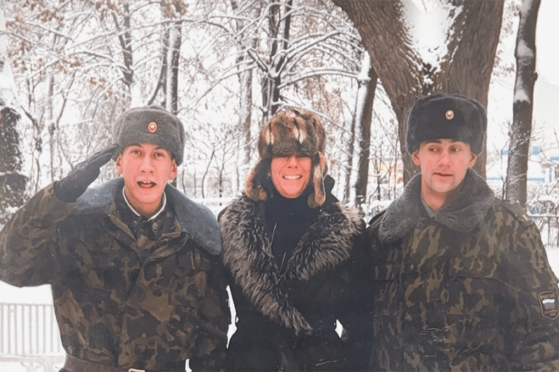 Билл Клинтон в джакузи и Майкл Джексон. Новые фото из архива Эпштейна