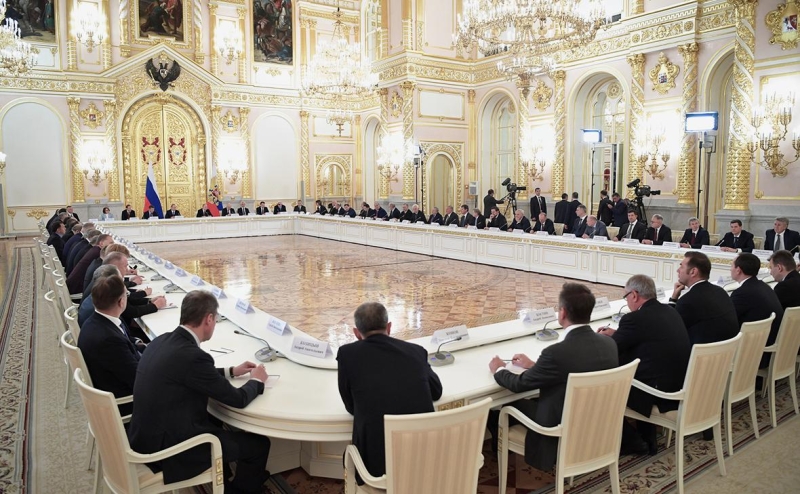 Бизнес на встрече с Путиным обсудит платежи, кадры и защиту