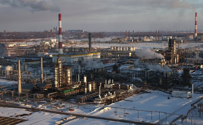 Близ нефтезавода в Самарской области посадили беспилотник с бомбой