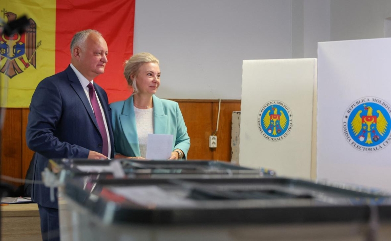 Блок Додона набрал почти 70% на участках в России