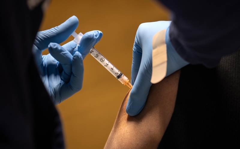 Bloomberg назвал самую вакцинированную страну в мире