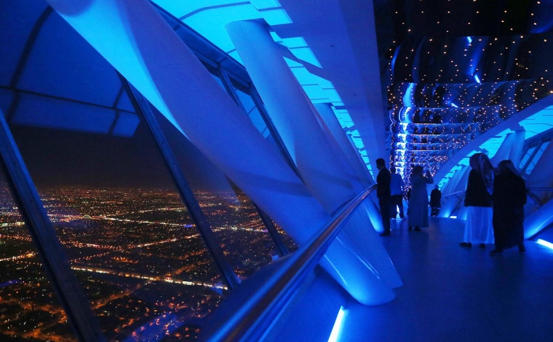 Bloomberg рассказал, как саудиты переманивают людей из Дубая в Эр-Рияд