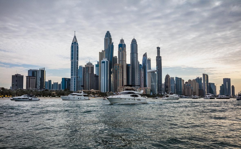 Bloomberg рассказал, как саудиты переманивают людей из Дубая в Эр-Рияд