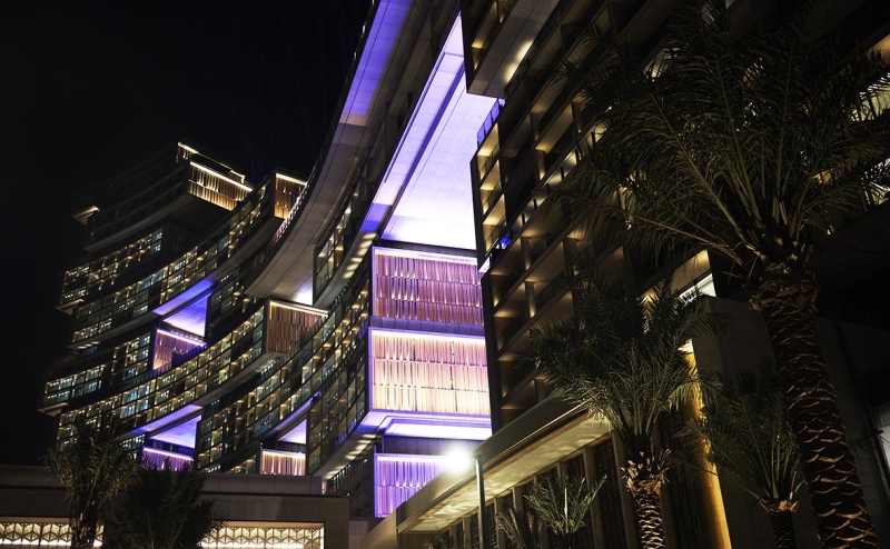 Bloomberg рассказал, как саудиты переманивают людей из Дубая в Эр-Рияд