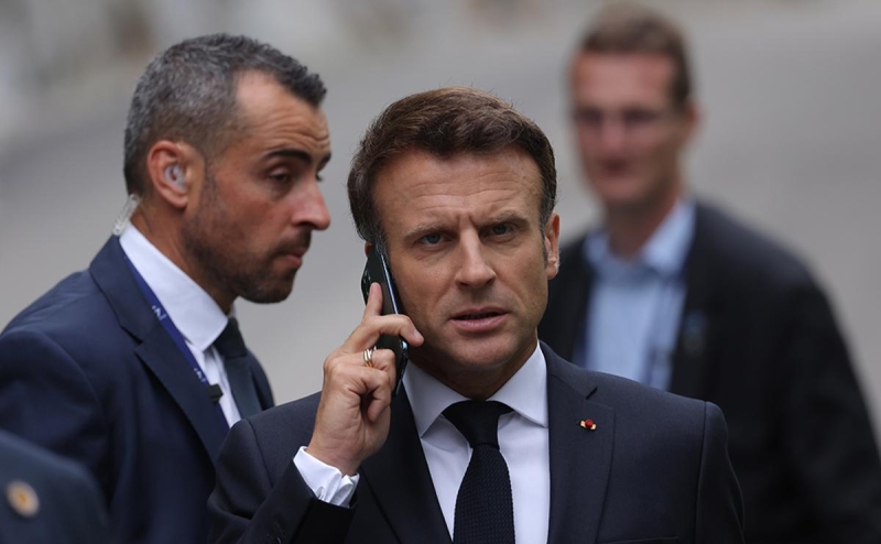 Bloomberg сообщил о пересмотре Макроном позиции по расширению НАТО