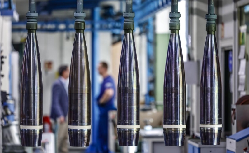 Bloomberg узнал, что ЕС поставил Украине лишь 30% от 1 млн боеприпасов