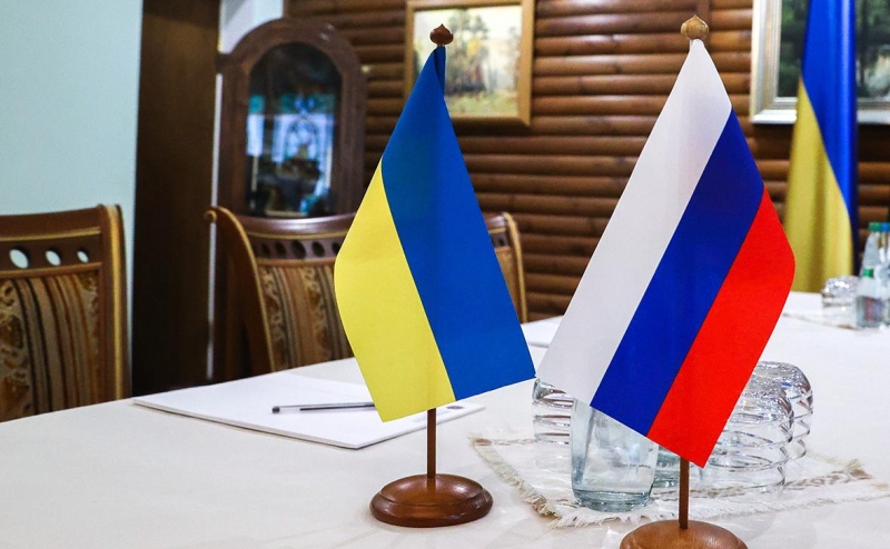 Bloomberg узнал о новой идее Макрона по переговорам Украины и России