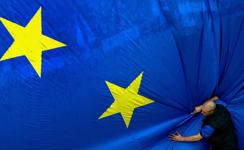 Bloomberg узнал о предложении в ЕС смягчить будущие меры против России