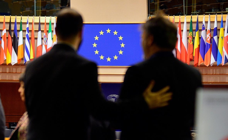 Bloomberg узнал о решении ЕС пересмотреть программы помощи вслед за