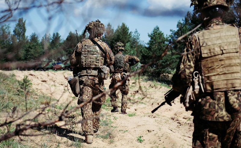 Bloomberg узнал об обсуждении варианта «НАТО-лайт» для Украины в