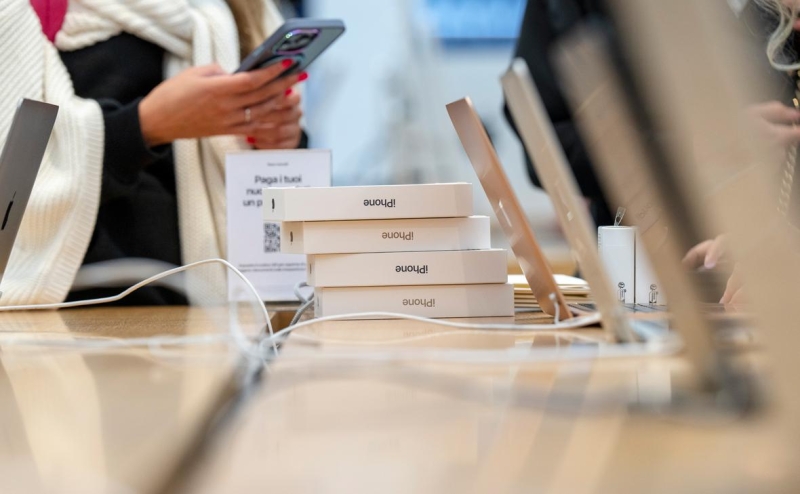 Bloomberg узнал об увеличении Apple выпуска iPhone в Индии, а не в