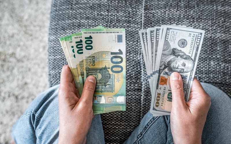 Bloomberg узнал причину отказа властей от ужесточения валютного