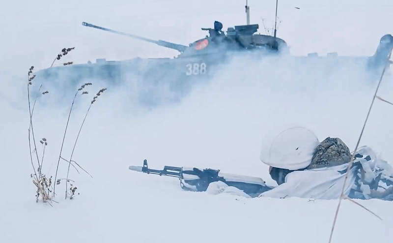 Более 30 кораблей Черноморского флота вышли на учения по обороне Крыма