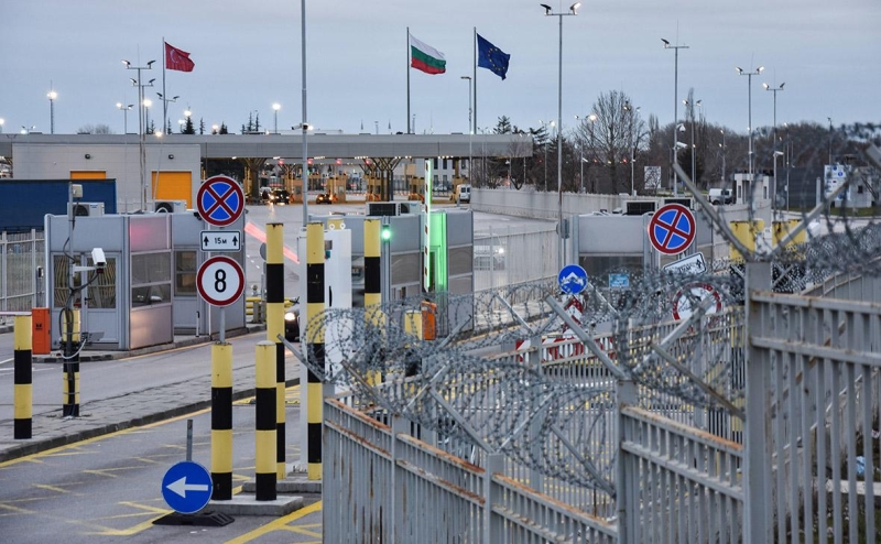 Болгария решила запретить въезд автомобилей с российскими номерами