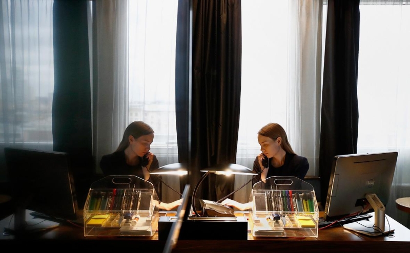 Большинство россиян поддержали сокращение работы по пятницам на 1 час