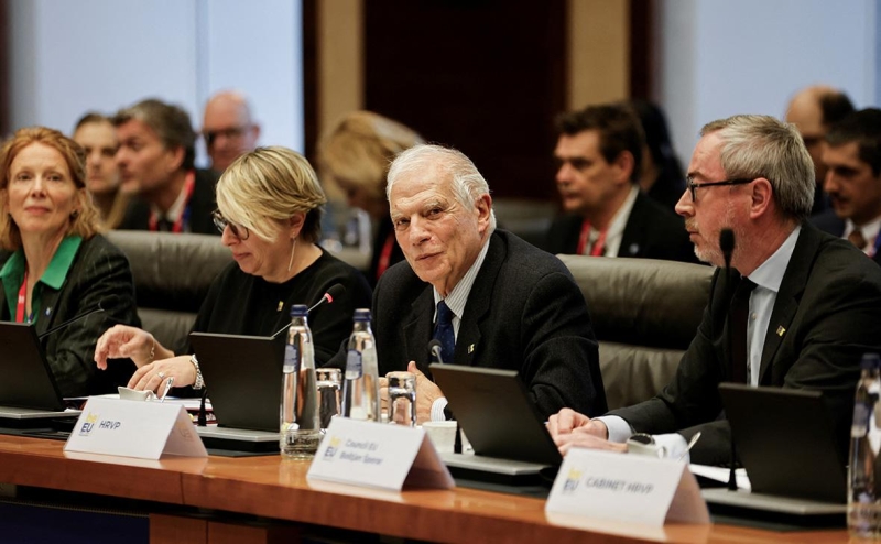 Боррель осудил Трампа и заявил о невозможности НАТО работать a la