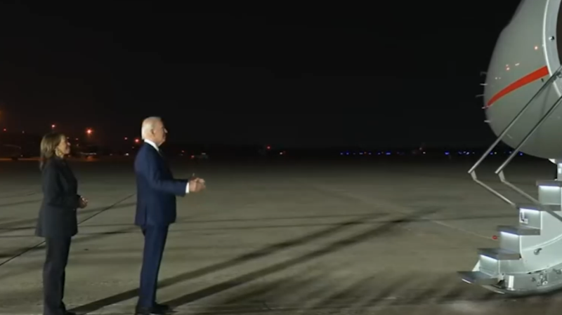 Борт с освобожденными в рамках обмена Гершковичем и Уиланом прибыл в