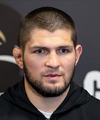 Брат Нурмагомедова сенсационно проиграл в бою за титул чемпиона UFC
