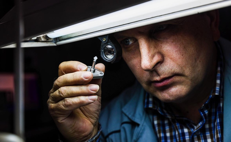 Британия запретит импорт алмазов из России с 2024 года