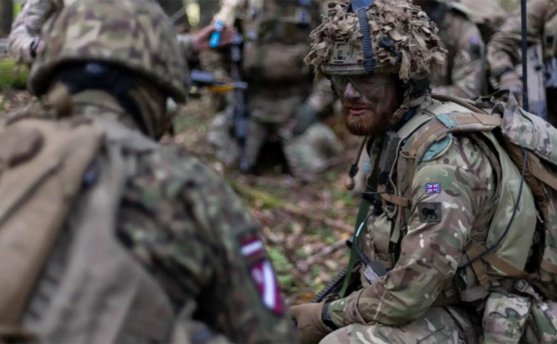 Британские военные провели учения с роботами у границ России