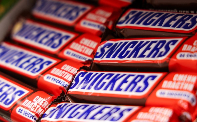 Британский инспектор раскрыл, съест ли свой Snickers с фразой на
