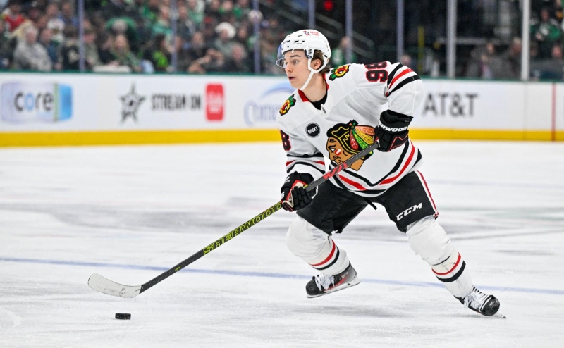 &laquo;Будущему хоккея&raquo; из Чикаго сломали челюсть в матче НХЛ