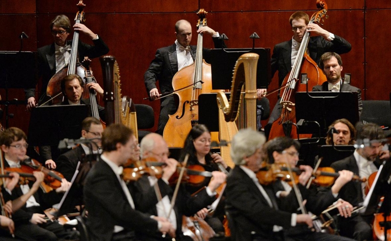 Бывший на гастролях в Иране российский оркестр доставили в Тегеран