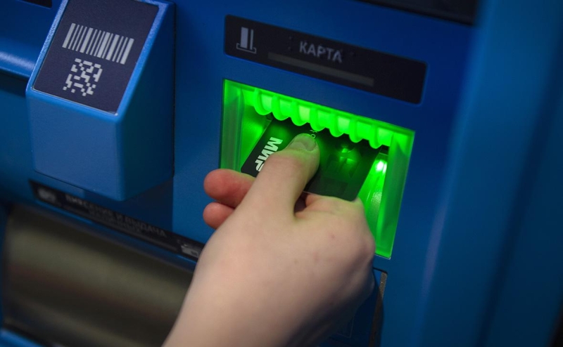 ЦБ ограничит период действия карт с истекшим сроком годности