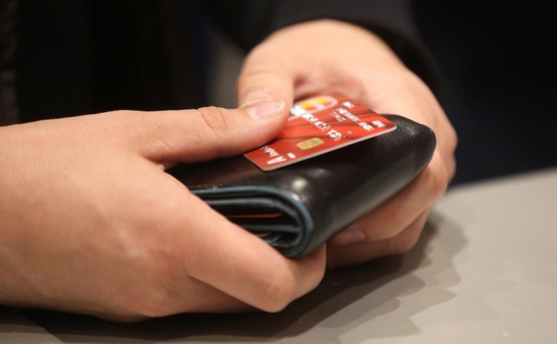 ЦБ ограничит период действия карт с истекшим сроком годности