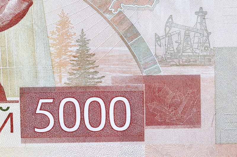ЦБ показал новые купюры номиналом ₽1000 и ₽5000