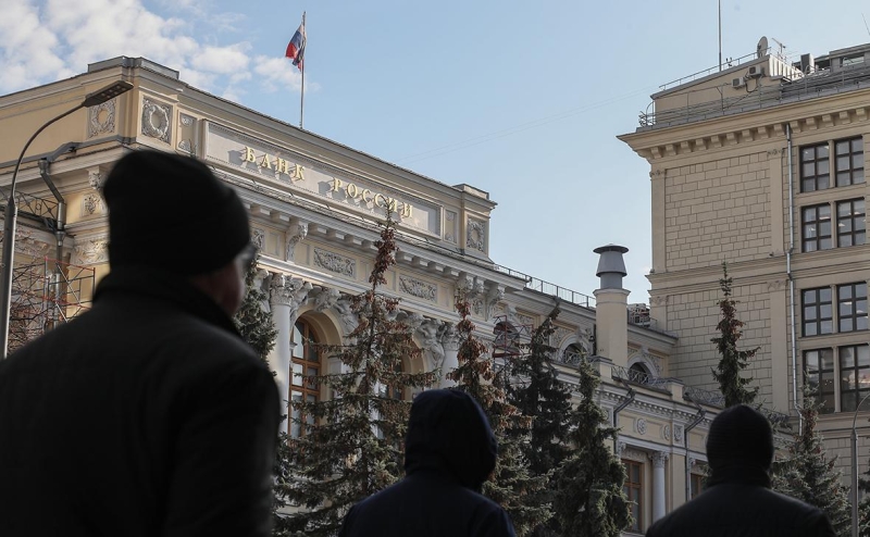 ЦБ рассказал о международных переводах &laquo;бочком и ползком&raquo;