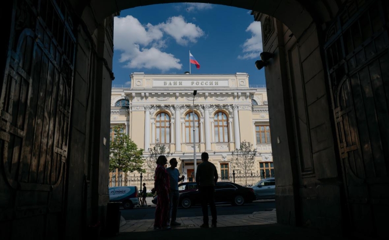 ЦБ сократит продажи юаней в июле