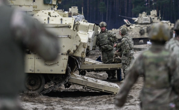 Цена нефти Brent упала ниже $61 за баррель впервые с марта 2021 года