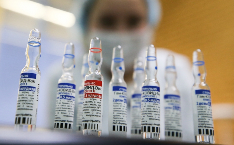 Центр Гамалеи подал документы для постоянной регистрации «Спутника V»