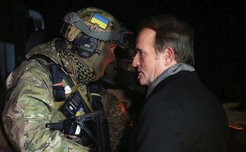 «Человек комсомольского агрессивного типа». Чем известен Виктор Медведчук