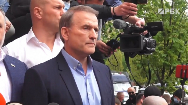 «Человек комсомольского агрессивного типа». Чем известен Виктор Медведчук