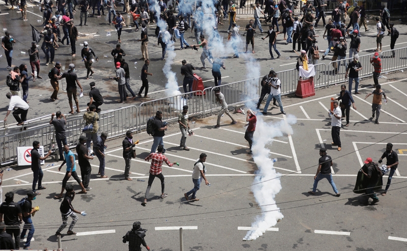 Четыре министра на Шри-Ланке объявили об отставке