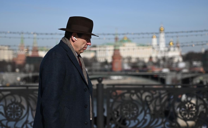 Чиновники ассоциируют службу с классикой, маршами и шансоном