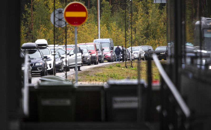 Число поездок россиян на машине в Европу снизилось вдвое на фоне