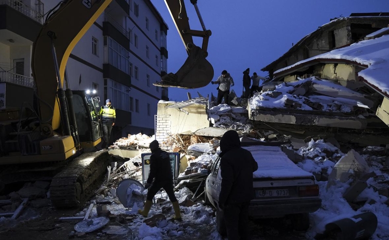 Число погибших после землетрясения в Турции превысило 6 тыс. человек